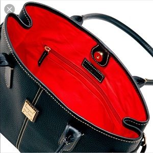 Meet your Posher, Deena